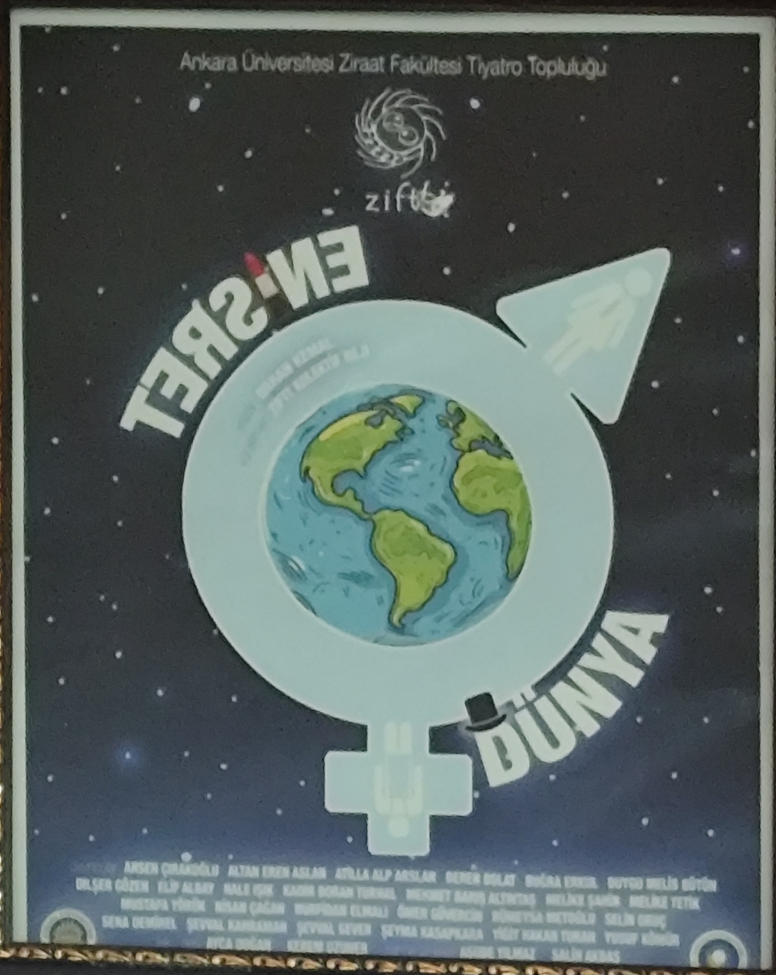 Tersine Dünya oyunu sahne fotoğrafı - ZİFTT 1987 tiyatro oyunu